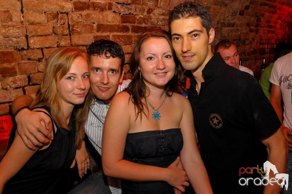 Caveman in the Mix @ Club Escape,