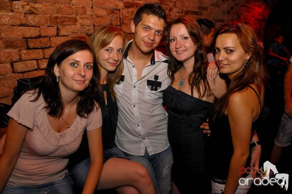 Caveman in the Mix @ Club Escape,
