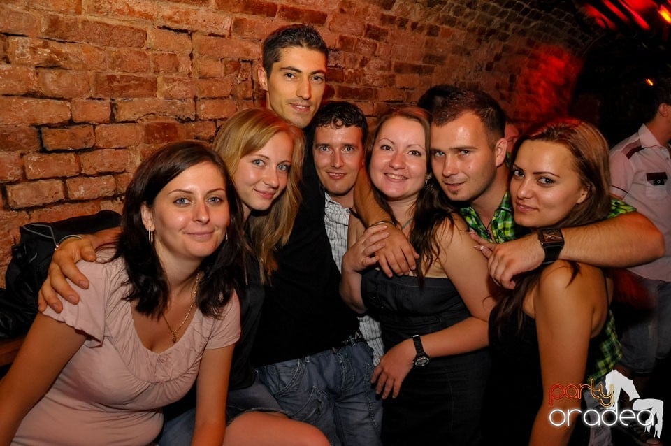 Caveman in the Mix @ Club Escape,