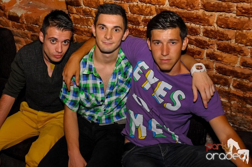 Caveman in the Mix @ Club Escape,