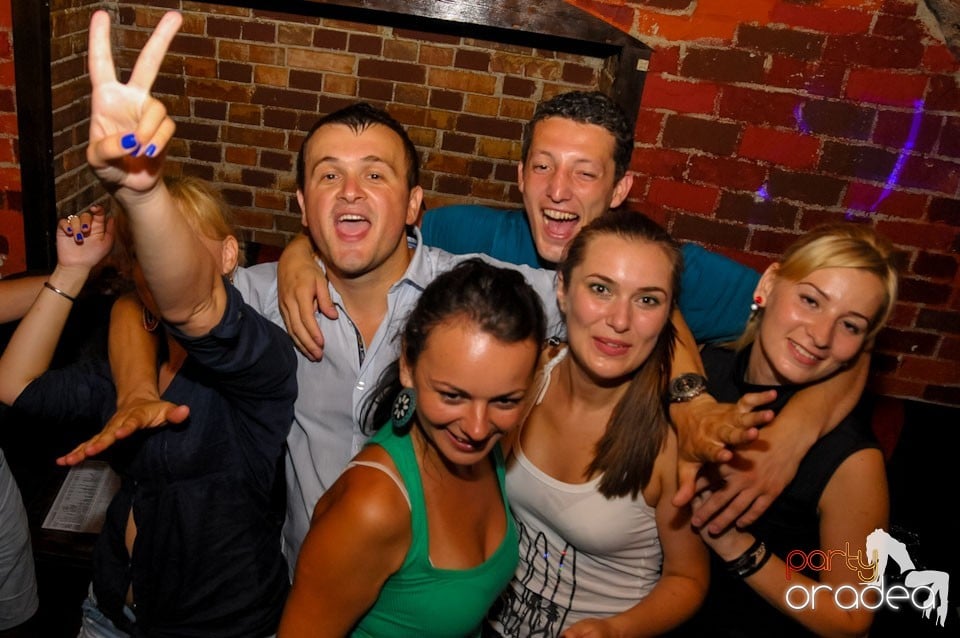 Caveman in the Mix @ Club Escape,