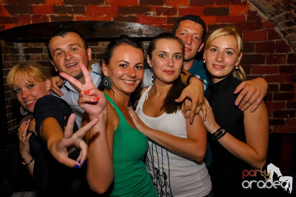 Caveman in the Mix @ Club Escape,