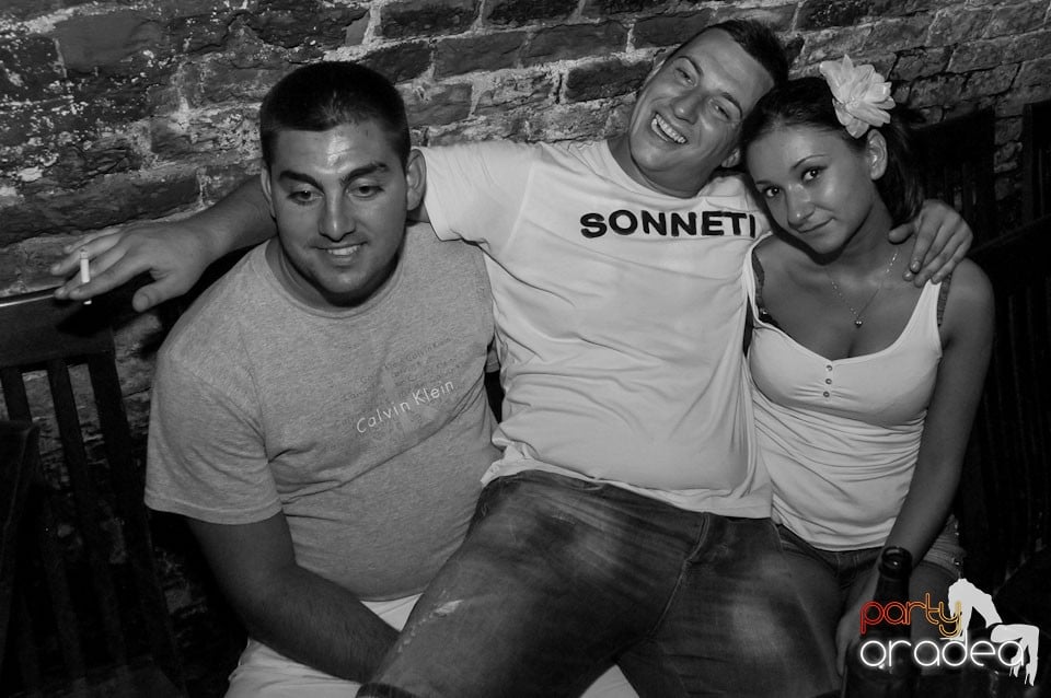 Caveman in the Mix @ Club Escape,
