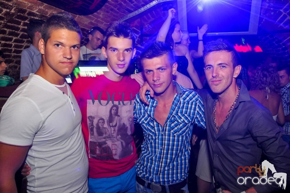 Caveman in the Mix @ Club Escape,