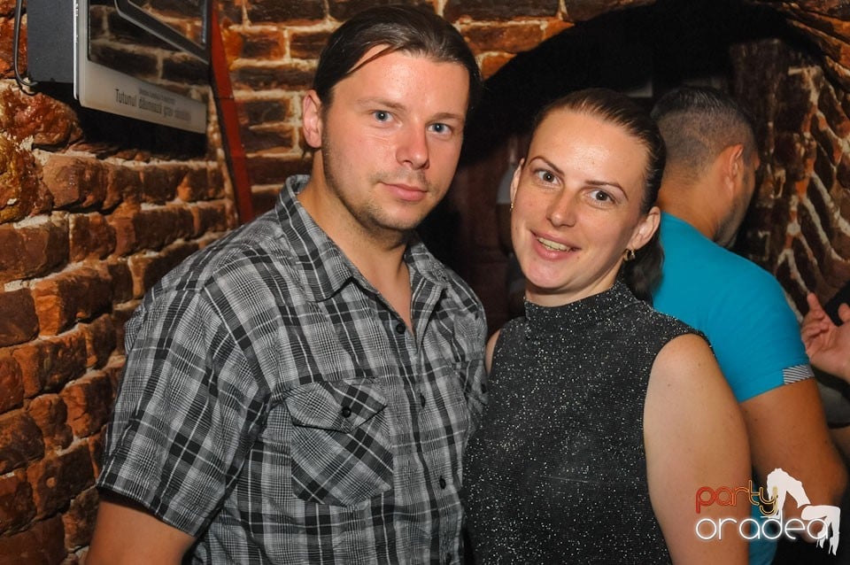 Caveman in the Mix @ Club Escape,