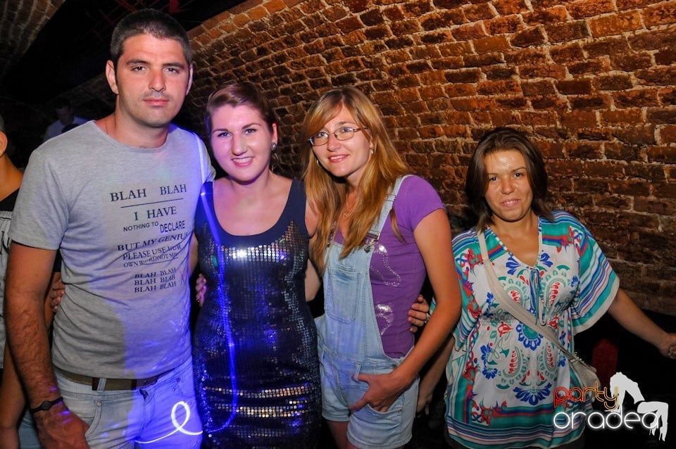 Caveman in the Mix @ Club Escape,
