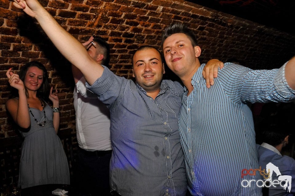Caveman in the Mix @ Club Escape,