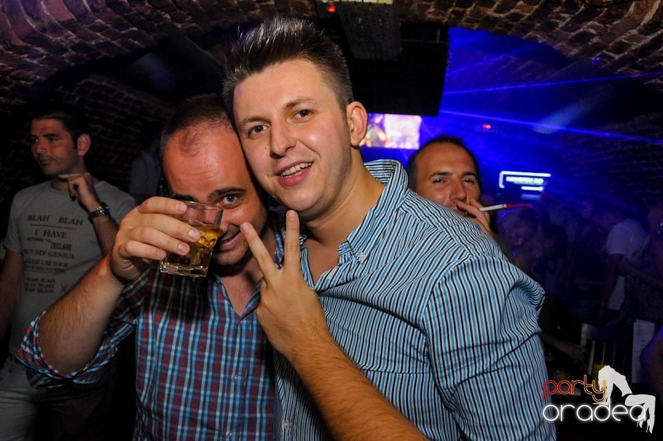Caveman in the Mix @ Club Escape,