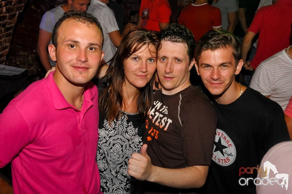 Caveman in the Mix @ Club Escape,
