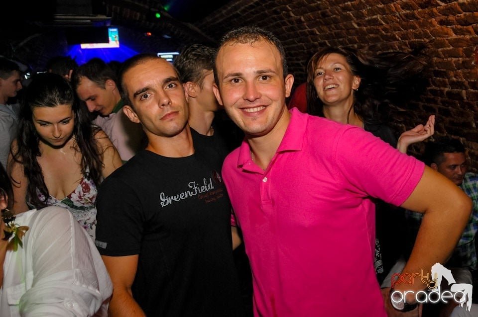 Caveman in the Mix @ Club Escape,