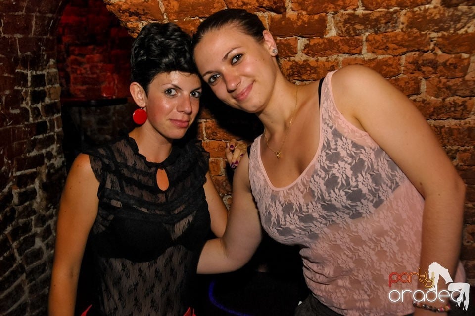 Caveman in the Mix @ Club Escape,