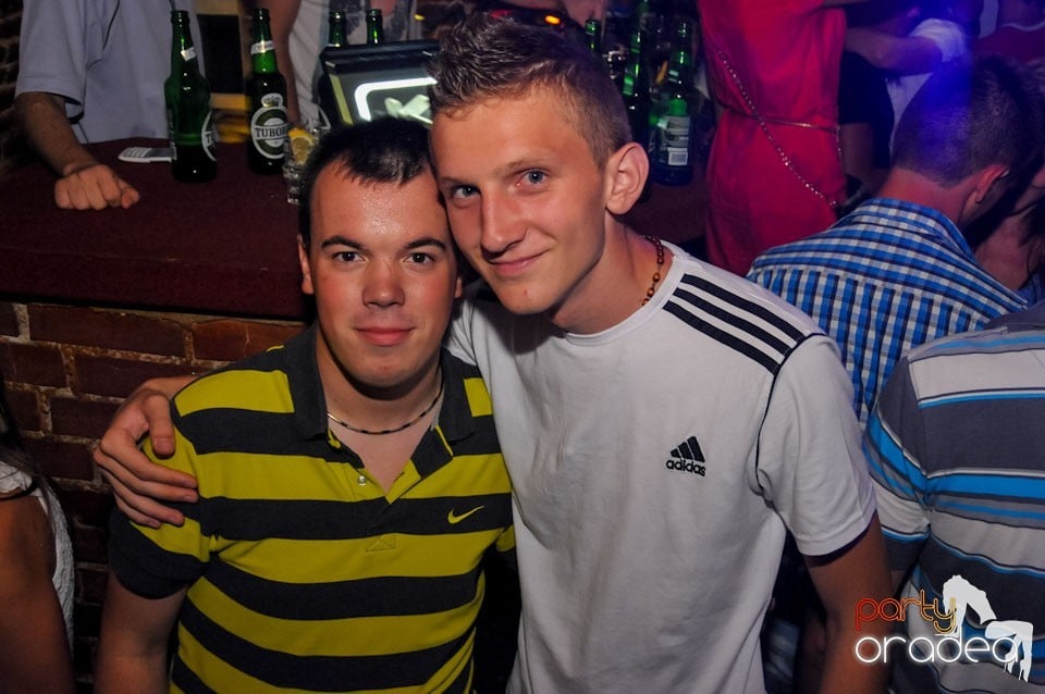 Caveman in the Mix @ Club Escape,