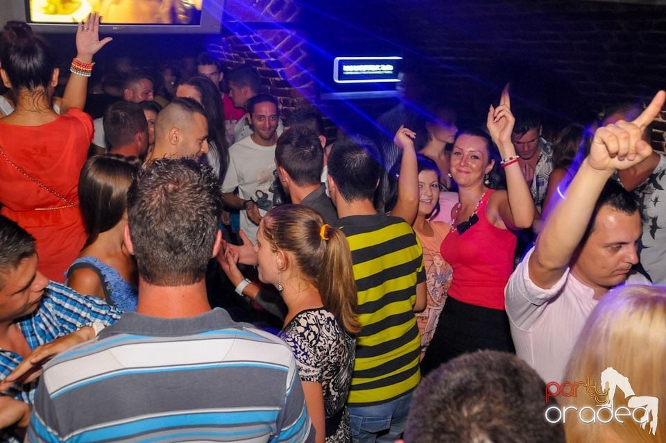 Caveman in the Mix @ Club Escape,