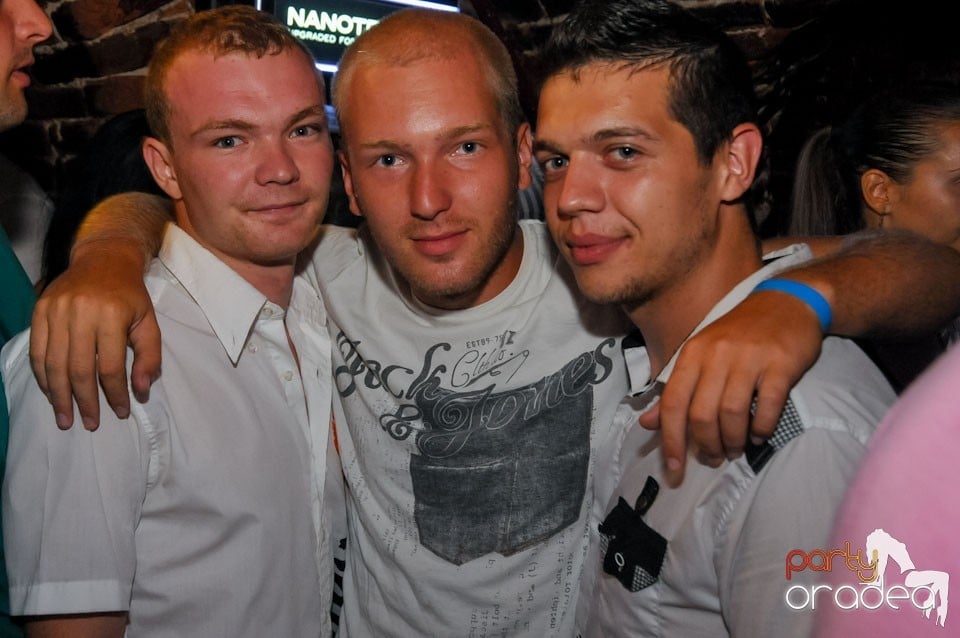 Caveman in the Mix @ Club Escape,
