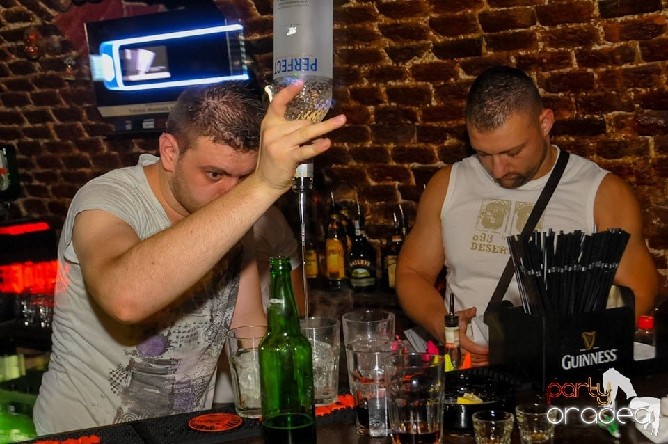 Caveman in the Mix @ Club Escape,