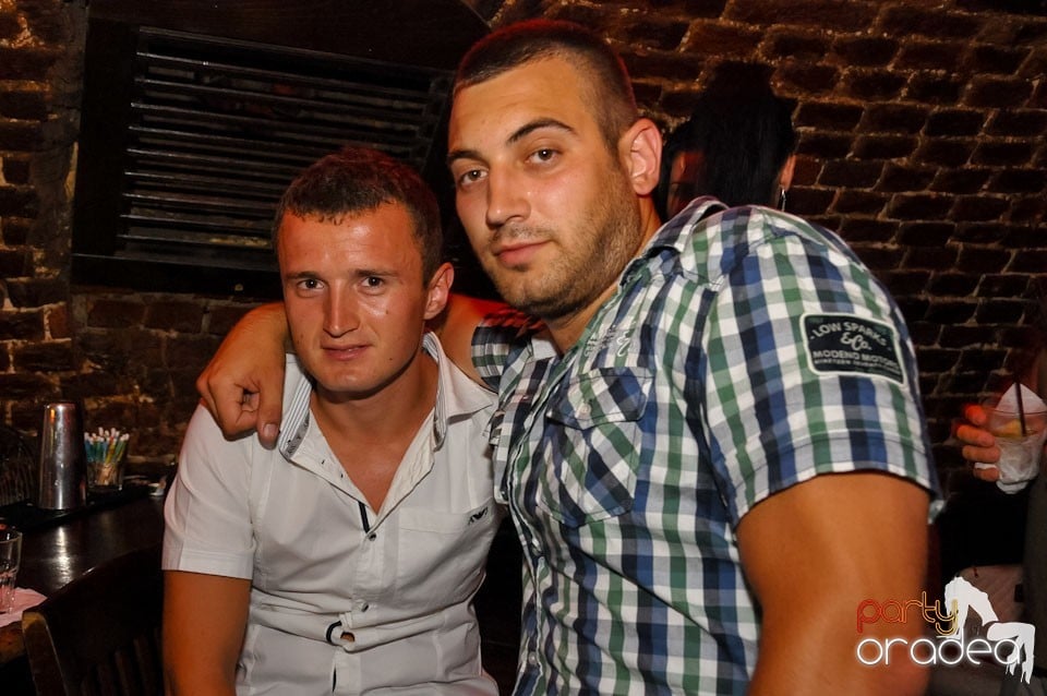 Caveman in the Mix @ Club Escape,