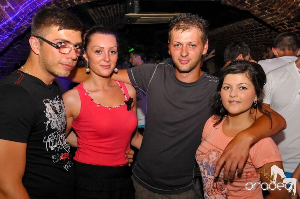 Caveman in the Mix @ Club Escape, 