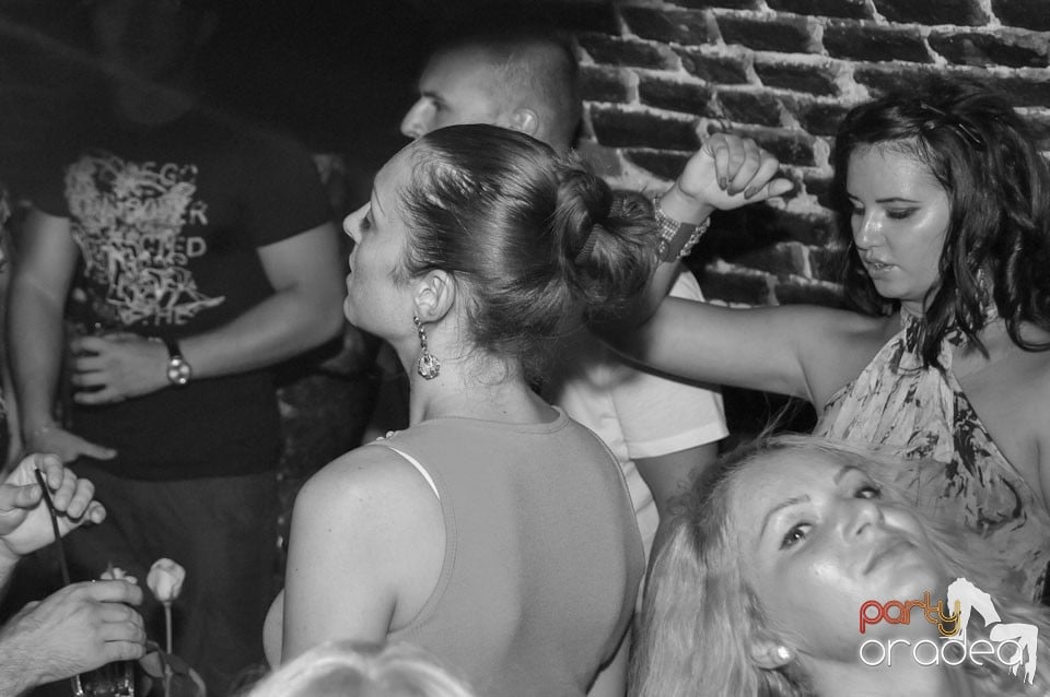 Caveman in the Mix @ Club Escape,