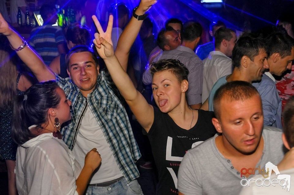 Caveman in the Mix @ Club Escape,