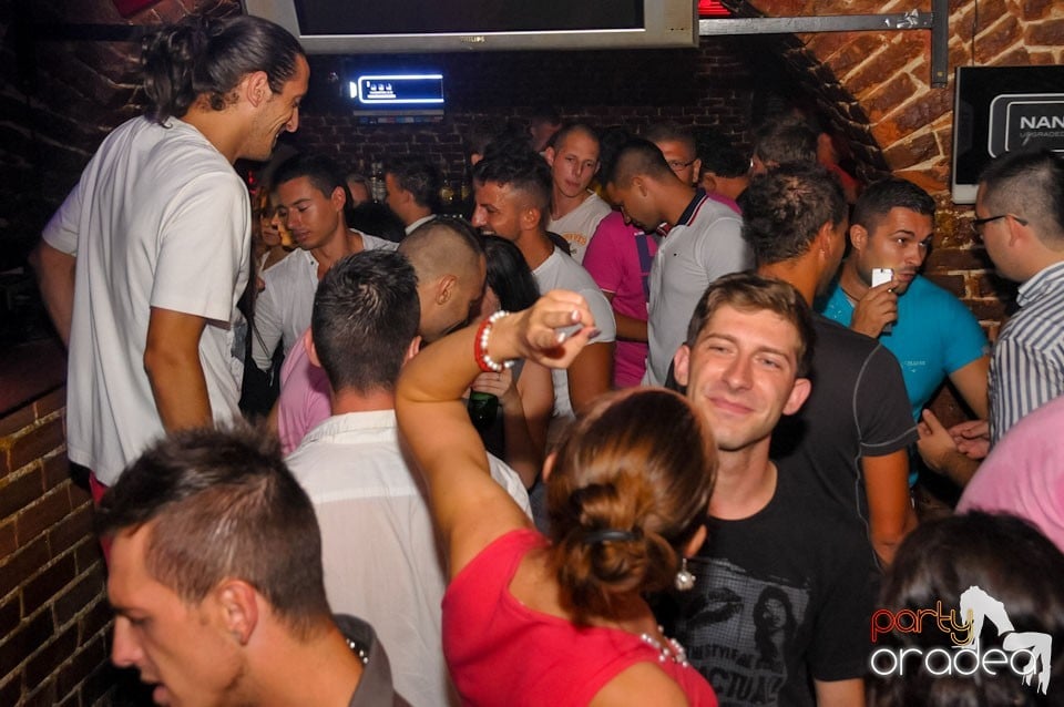 Caveman in the Mix @ Club Escape,