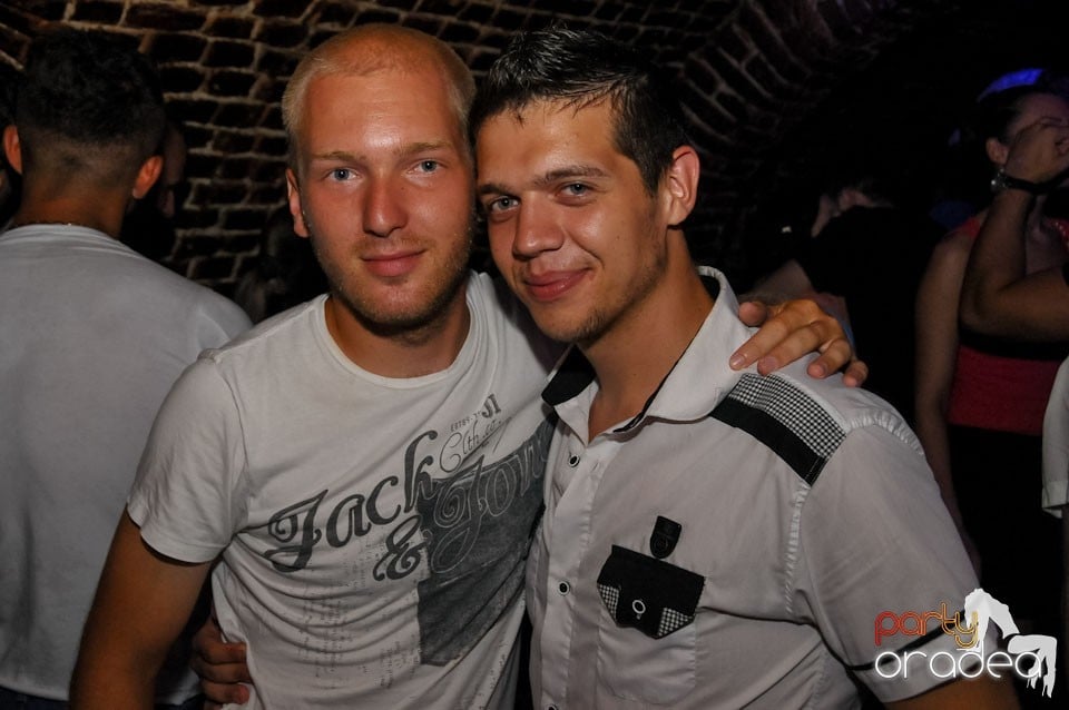Caveman in the Mix @ Club Escape,