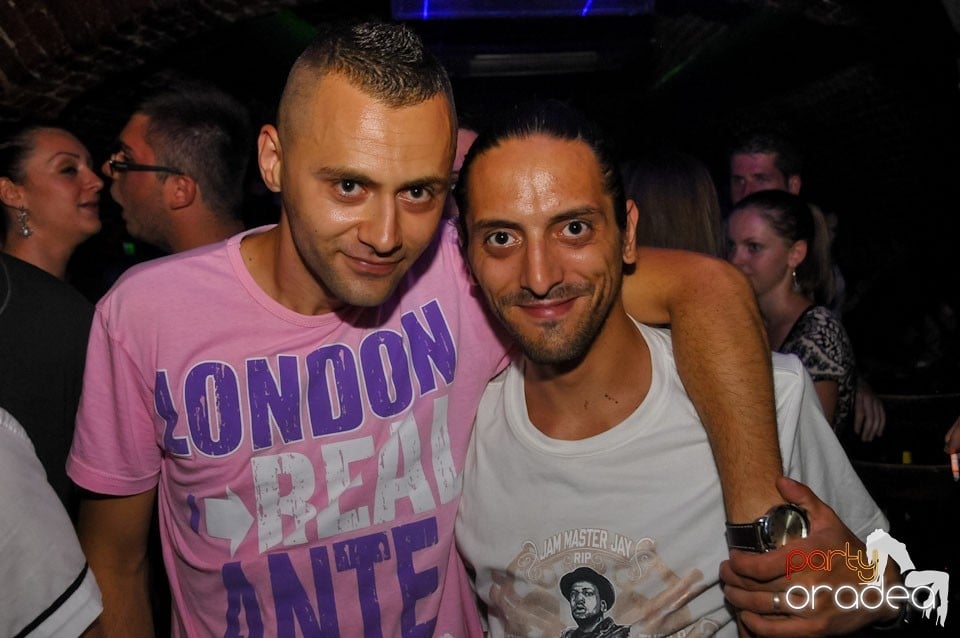 Caveman in the Mix @ Club Escape,