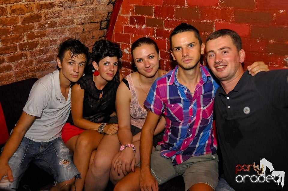 Caveman in the Mix @ Club Escape,