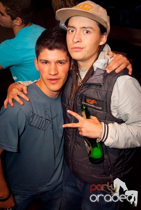 Celebrating Faith în Club Seven,