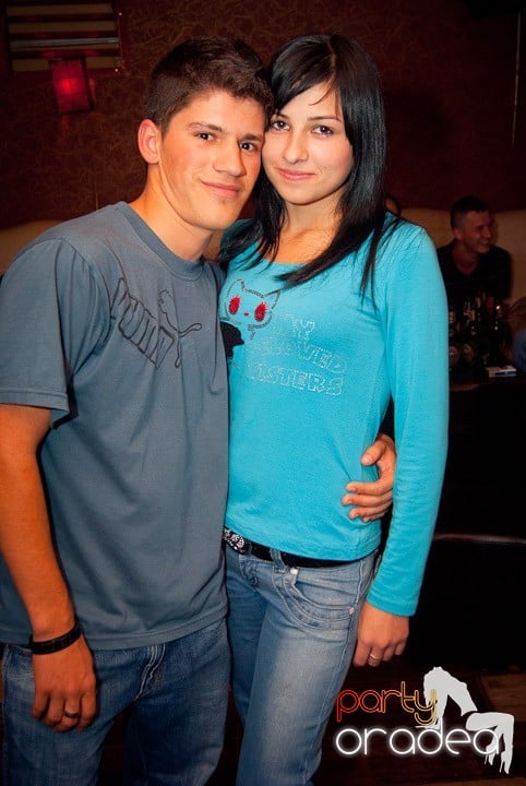 Celebrating Faith în Club Seven,