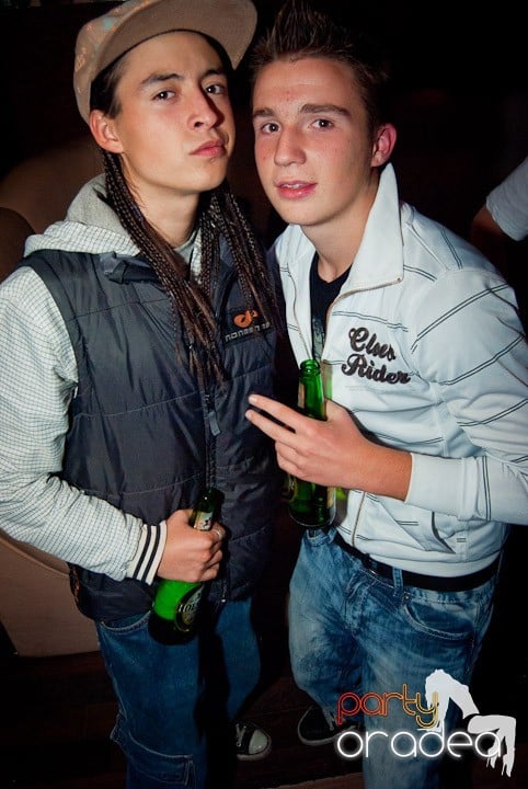 Celebrating Faith în Club Seven,