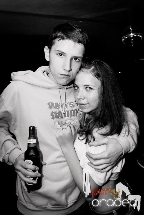 Celebrating Faith în Club Seven,
