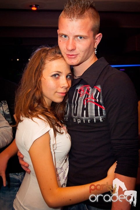 Celebrating Faith în Club Seven,