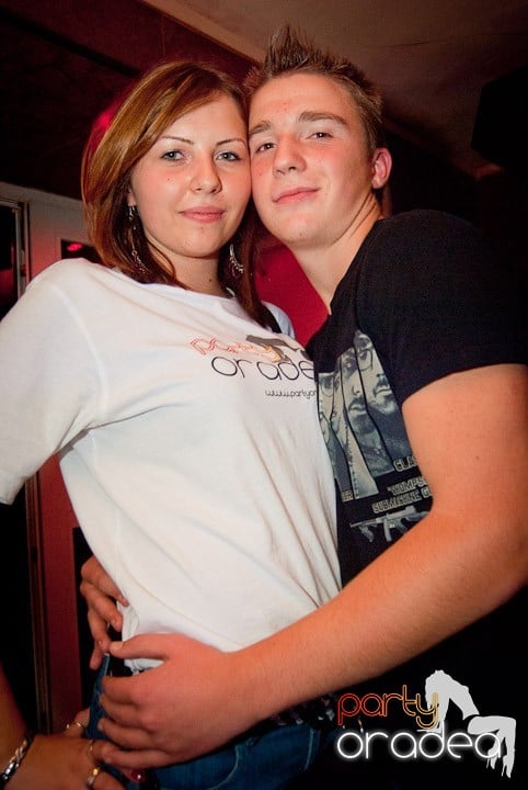 Celebrating Faith în Club Seven,