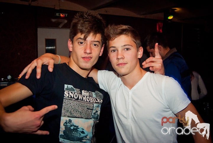 Celebrating Faith în Club Seven,