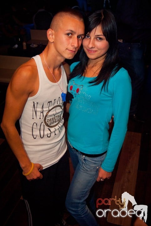 Celebrating Faith în Club Seven,