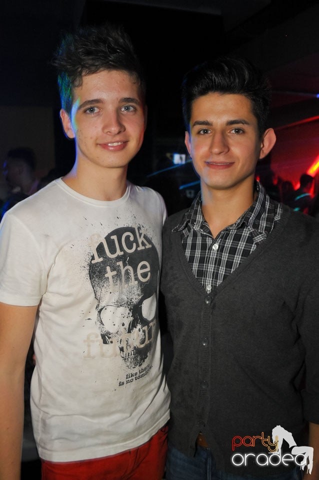Champagne Showers Party în Heat Club,