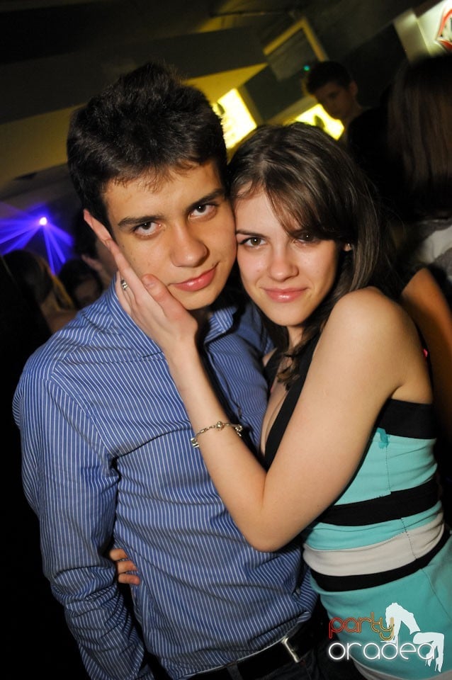 Champagne Showers Party în Heat Club,