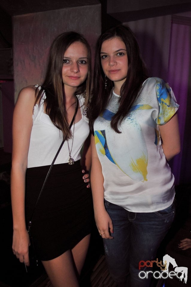 Champagne Showers Party în Heat Club,
