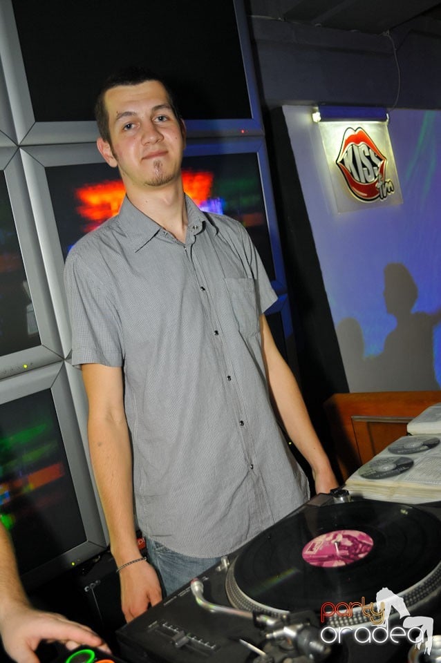 Champagne Showers Party în Heat Club,