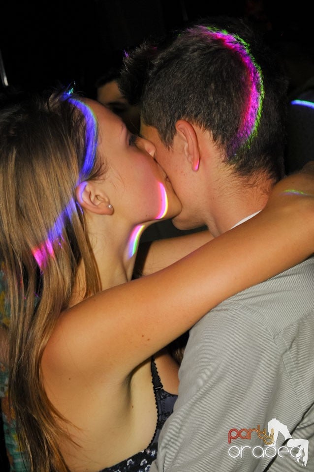 Champagne Showers Party în Heat Club,