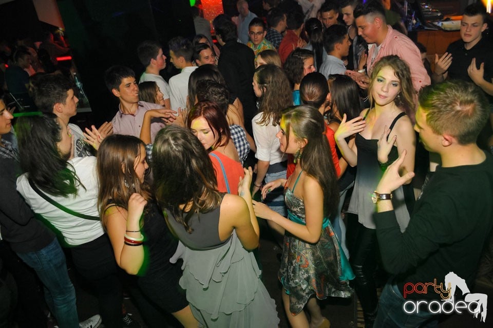 Champagne Showers Party în Heat Club,