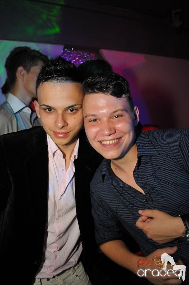 Champagne Showers Party în Heat Club,