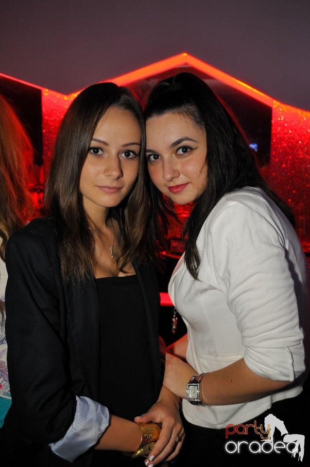 Champagne Showers Party în Heat Club,