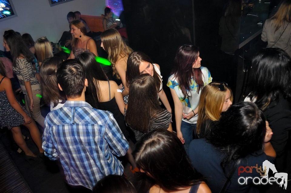 Champagne Showers Party în Heat Club,