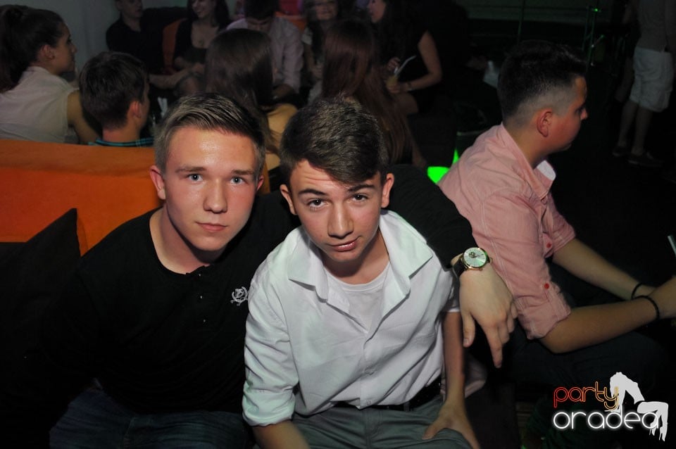 Champagne Showers Party în Heat Club,