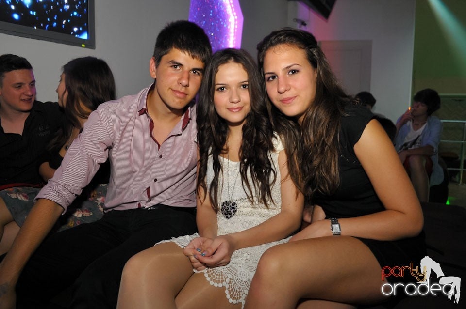 Champagne Showers Party în Heat Club,