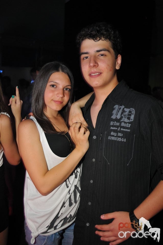 Champagne Showers Party în Heat Club,