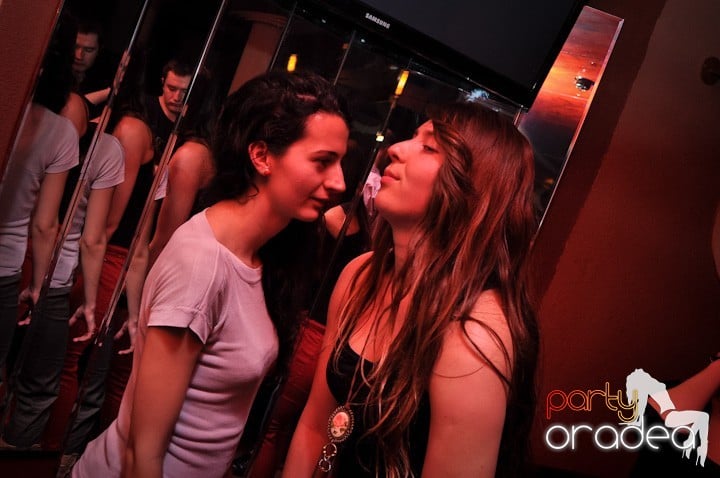 Chanson petrece mai departe, 