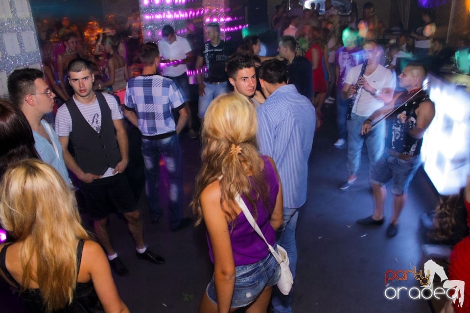 Chef cu muzică live în Club Life,