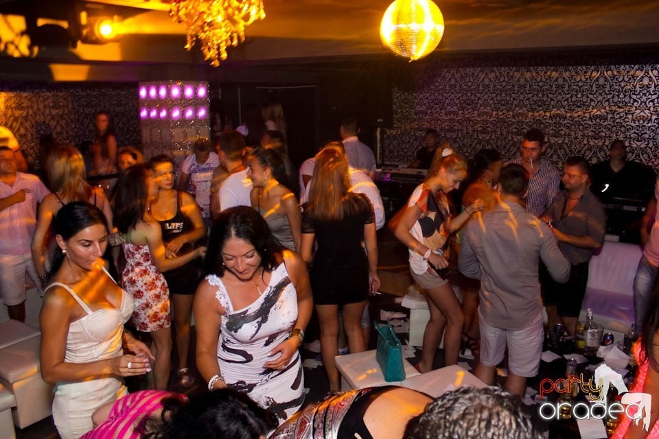 Chef cu muzică live în Club Life,